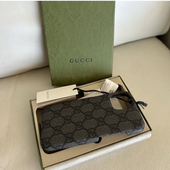 Gucci IPhone 15 Case - Picture 3 of 5